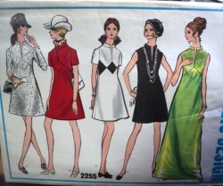 2255 68 VOGUE EMPIRE SLVS OR NOT KNEE-FLR INSET DRESS PATTERN 10